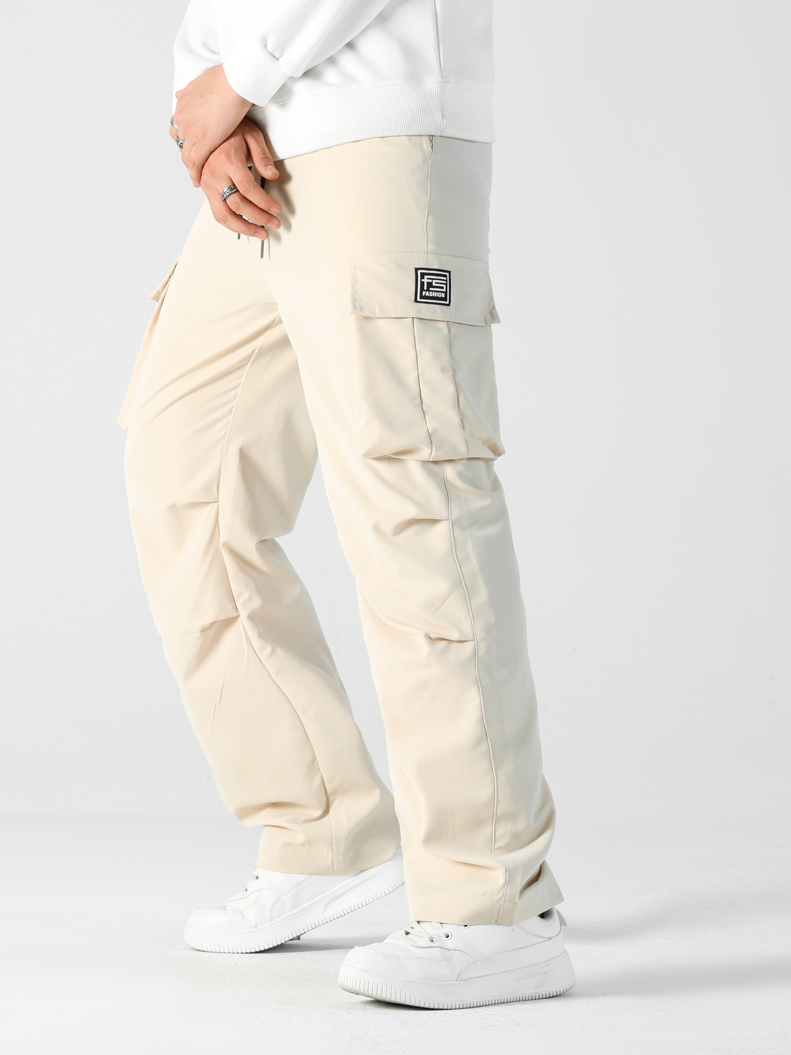 Venture™️ - Stylish Multi-Pocket Cargo Pants with Loose Fit and Straight Leg for Men, All-Season Casual Wear